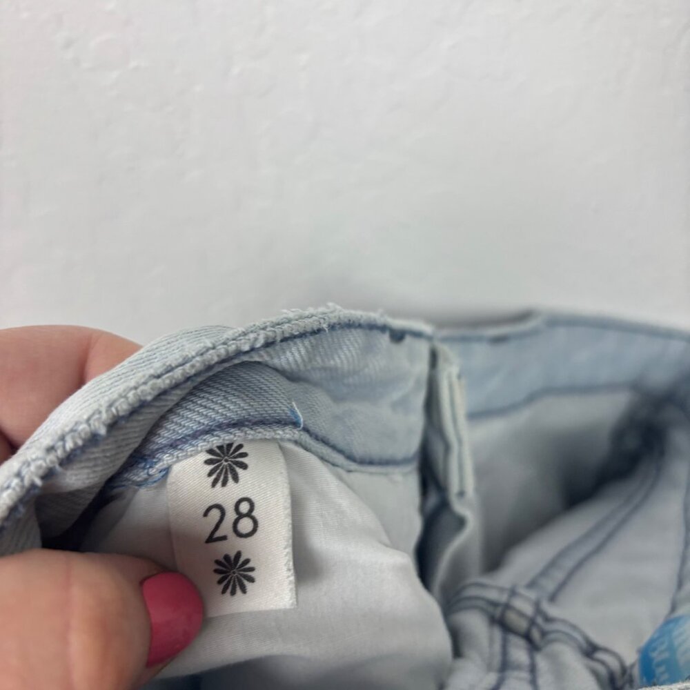 Show Me Your Mumu 28 Blue Cropped Distressed Light Wash Jeans Split Frayed Hem - Picture 5 of 5